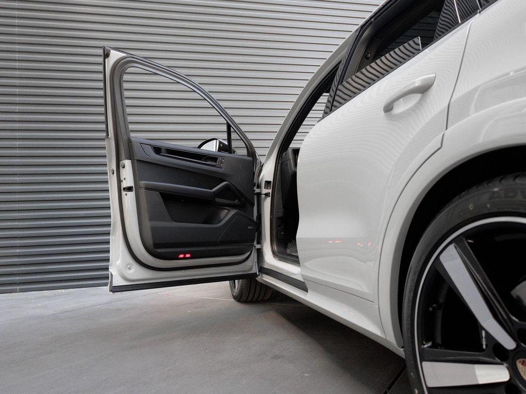 new 2025 Porsche Cayenne car, priced at $165,385