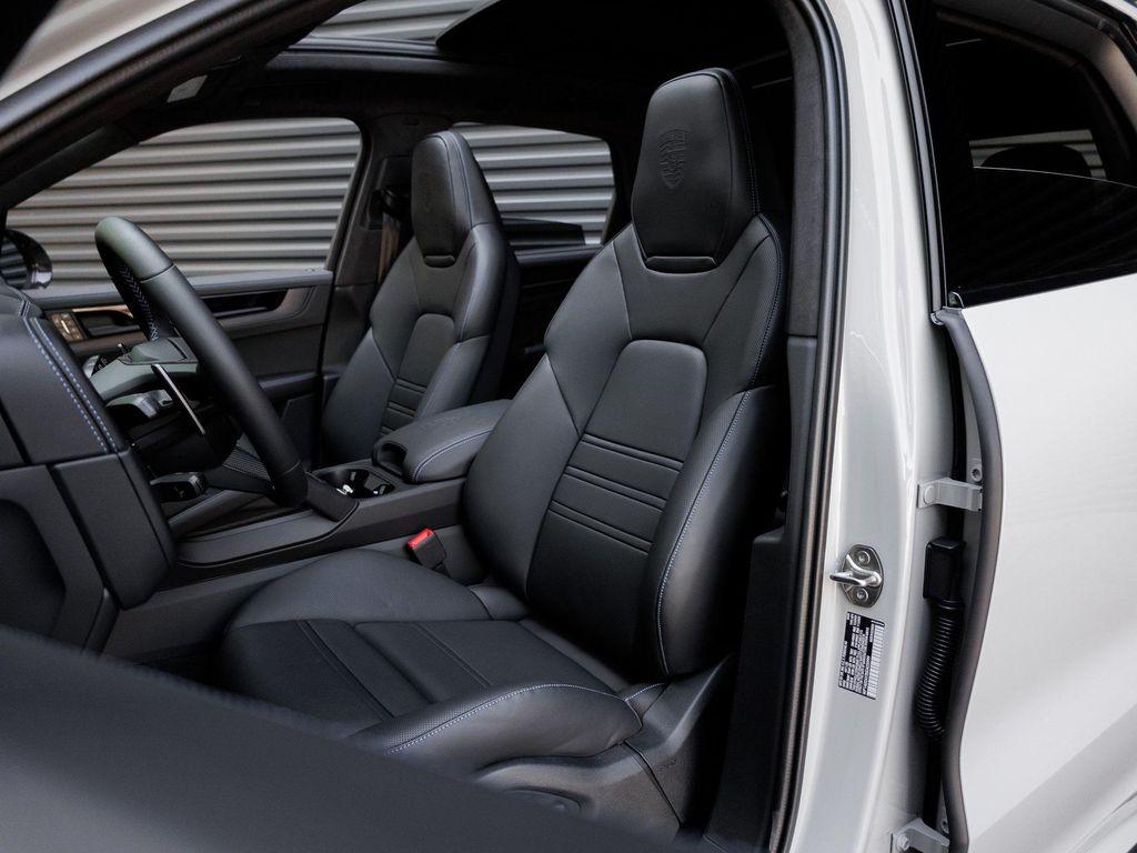 new 2025 Porsche Cayenne car, priced at $165,385