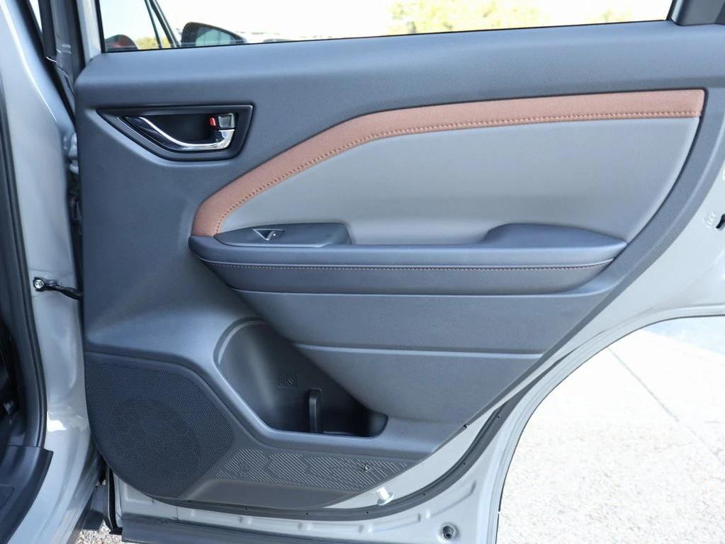 new 2025 Subaru Forester Hybrid car, priced at $39,606