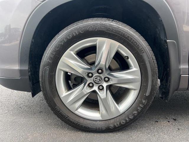 used 2019 Toyota Highlander car, priced at $23,750