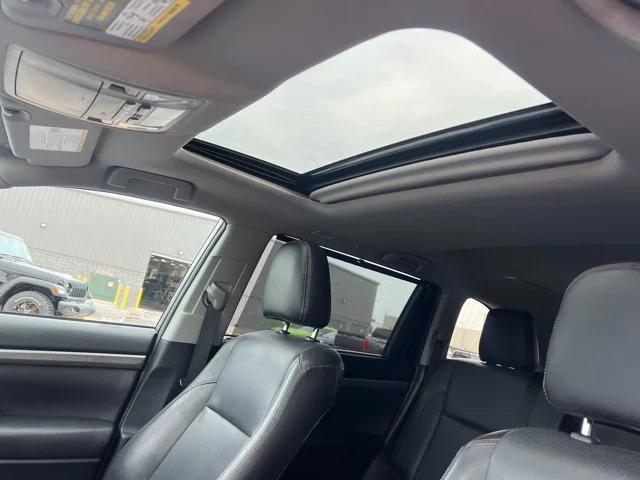 used 2019 Toyota Highlander car, priced at $23,750