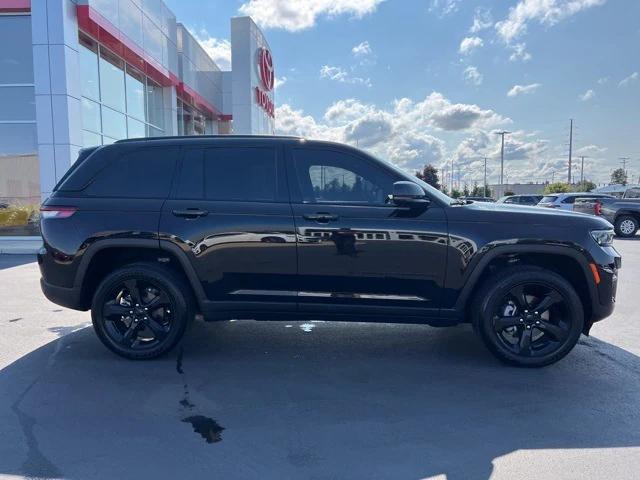 used 2024 Jeep Grand Cherokee car, priced at $36,500