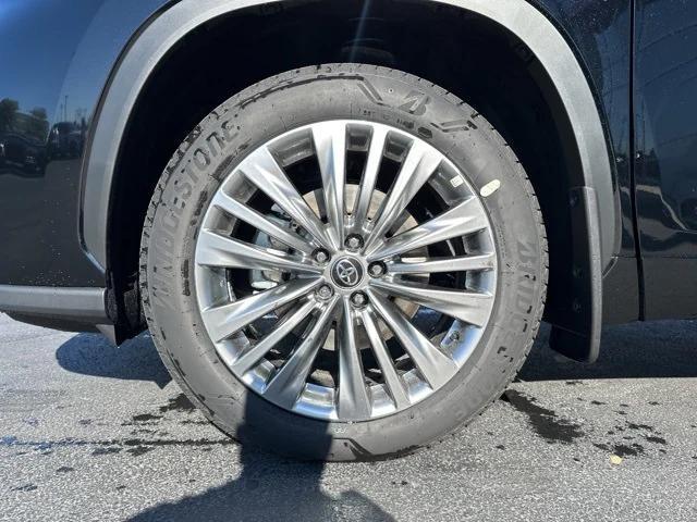 new 2025 Toyota Highlander car, priced at $54,646