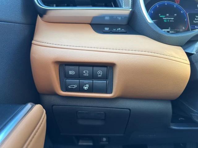 new 2025 Toyota Highlander car, priced at $54,646