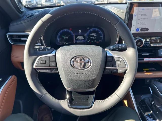 new 2025 Toyota Highlander car, priced at $54,646