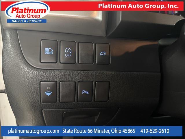 used 2018 Toyota Highlander car, priced at $23,424