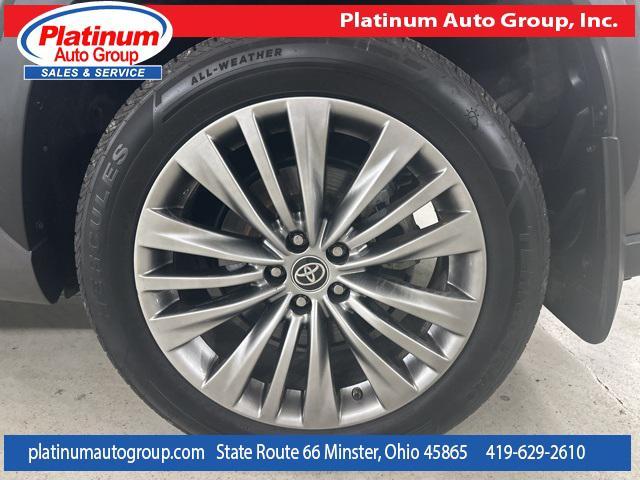 used 2021 Toyota Highlander car, priced at $31,698