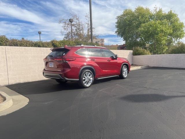 used 2020 Toyota Highlander car, priced at $34,291