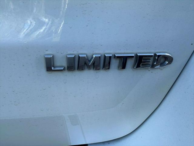 used 2018 Jeep Grand Cherokee car, priced at $13,999