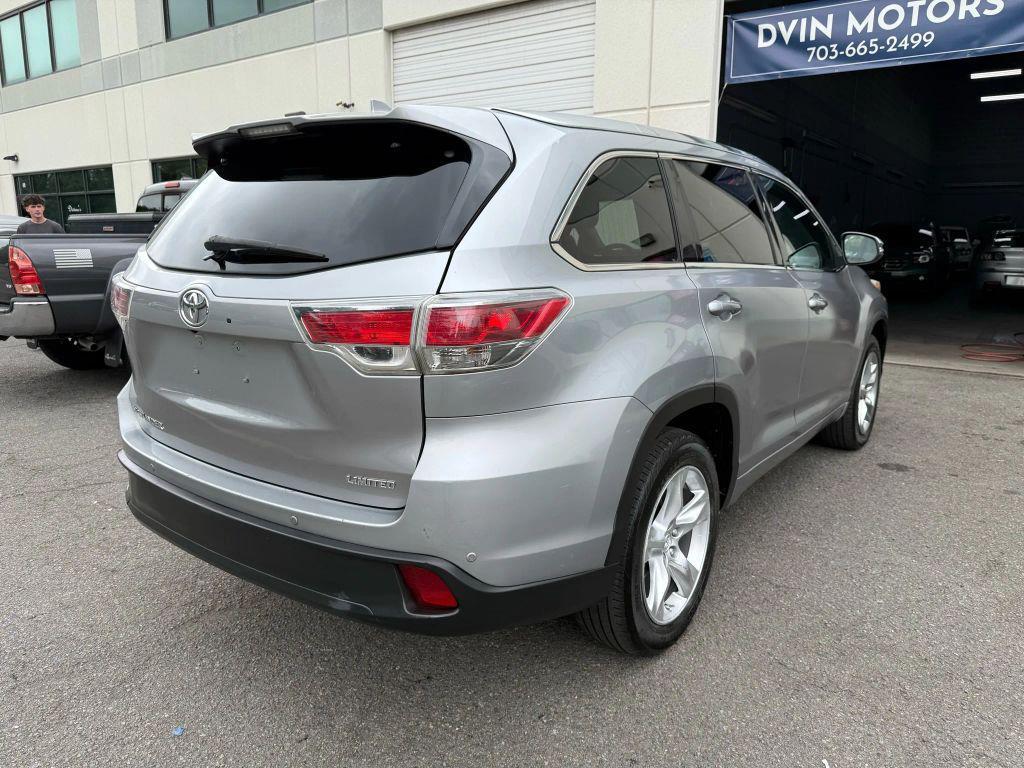 used 2015 Toyota Highlander car, priced at $17,999
