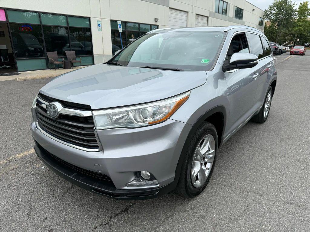 used 2015 Toyota Highlander car, priced at $17,999