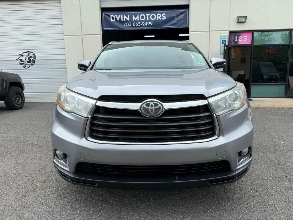 used 2015 Toyota Highlander car, priced at $17,999