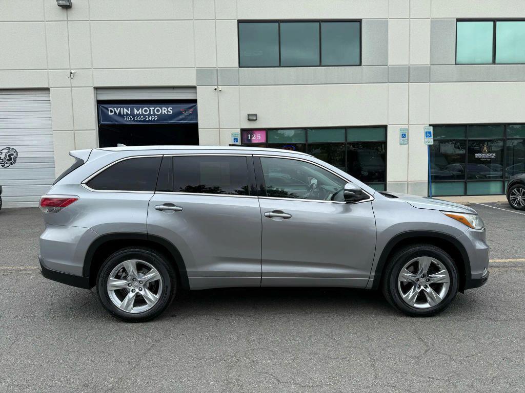 used 2015 Toyota Highlander car, priced at $17,999