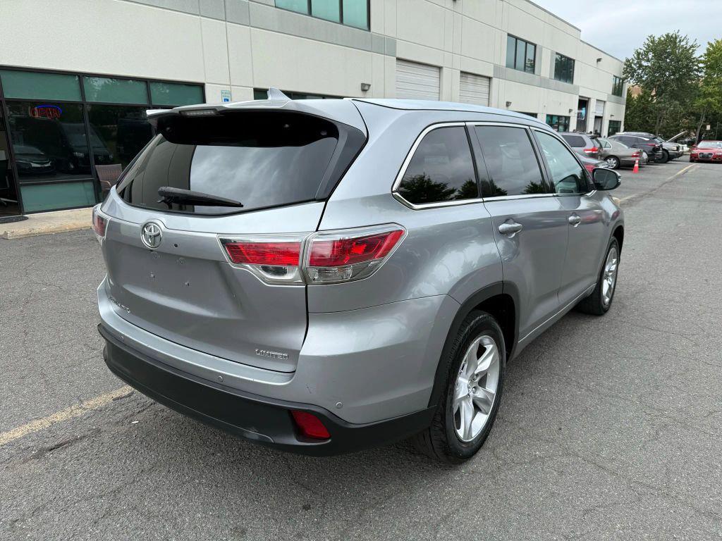 used 2015 Toyota Highlander car, priced at $17,999