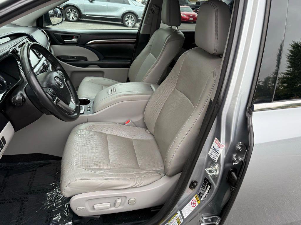 used 2015 Toyota Highlander car, priced at $17,999