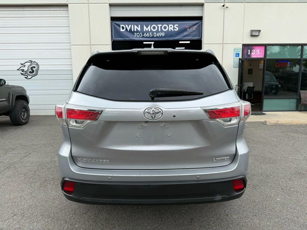used 2015 Toyota Highlander car, priced at $17,999