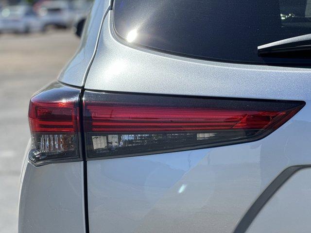 used 2021 Toyota Highlander car, priced at $27,603
