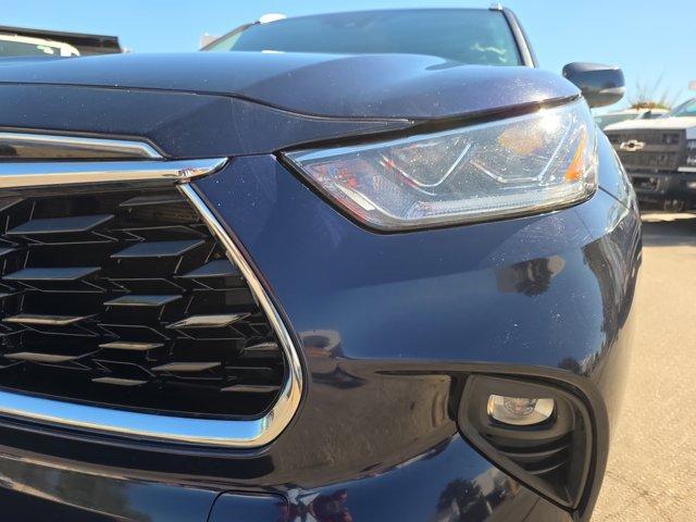 used 2020 Toyota Highlander car, priced at $35,500