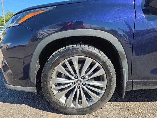 used 2020 Toyota Highlander car, priced at $35,500