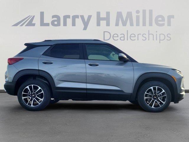 new 2025 Chevrolet TrailBlazer car, priced at $28,114