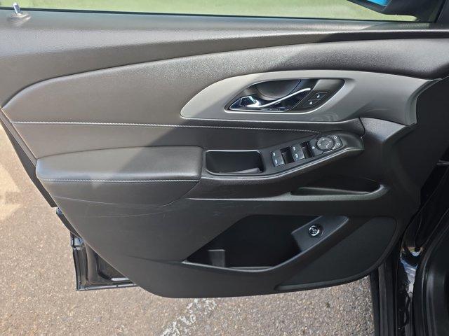 used 2023 Chevrolet Traverse car, priced at $30,370