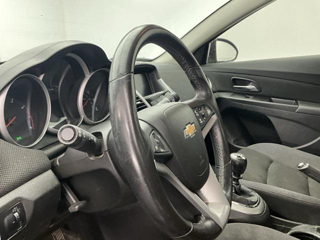 used 2014 Chevrolet Cruze car, priced at $9,000