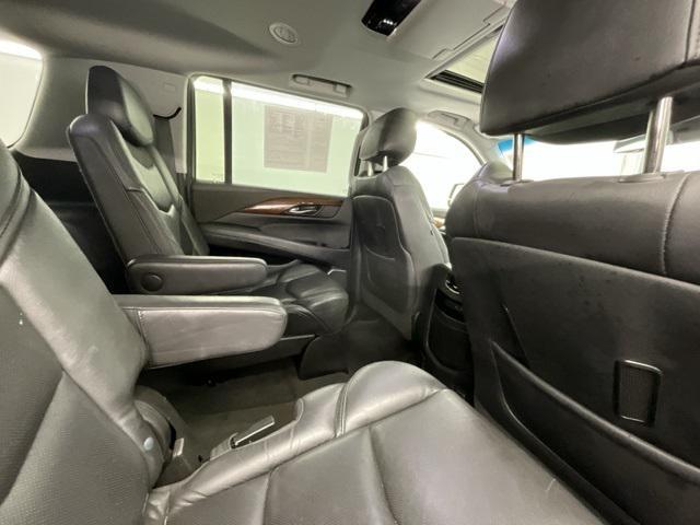 used 2020 Cadillac Escalade ESV car, priced at $35,550