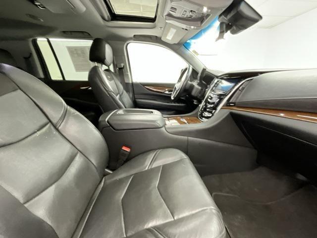 used 2020 Cadillac Escalade ESV car, priced at $35,550