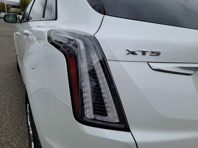 used 2021 Cadillac XT5 car, priced at $30,945