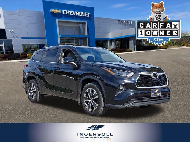 used 2023 Toyota Highlander car, priced at $37,933
