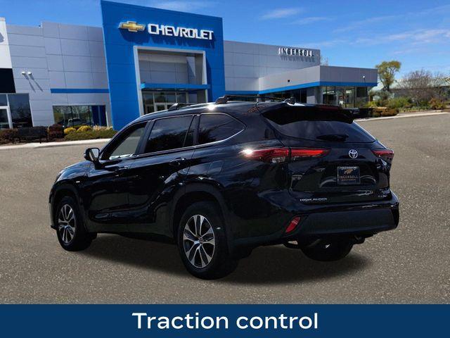 used 2023 Toyota Highlander car, priced at $37,933