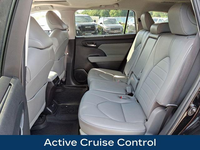used 2023 Toyota Highlander car, priced at $37,933