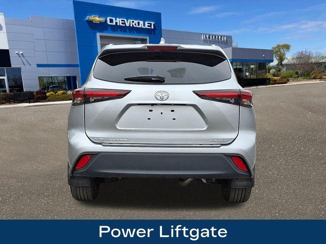 used 2024 Toyota Highlander car, priced at $43,918