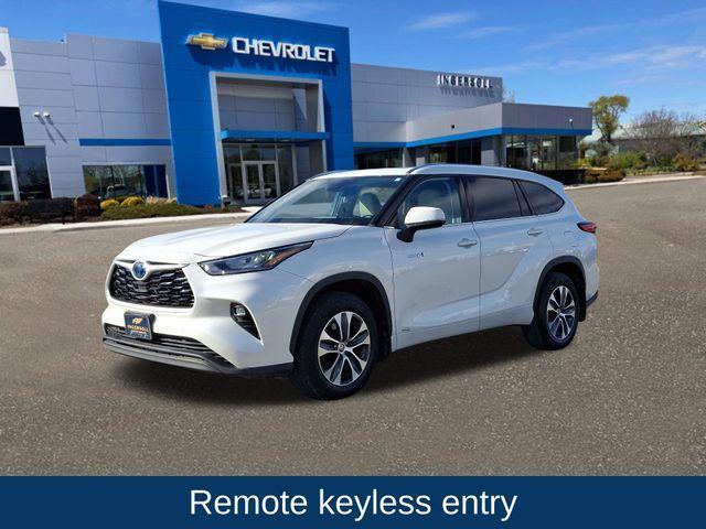 used 2020 Toyota Highlander Hybrid car, priced at $32,277