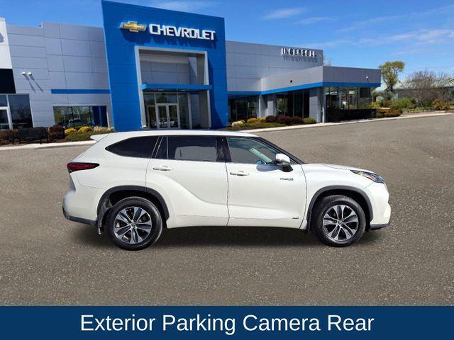 used 2020 Toyota Highlander Hybrid car, priced at $32,277