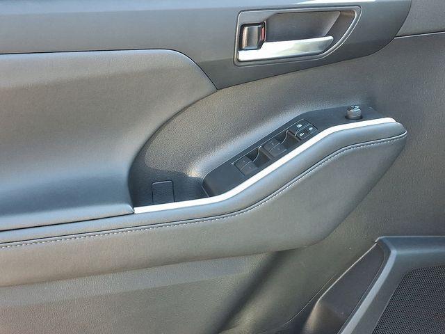 used 2022 Toyota Highlander car, priced at $29,000