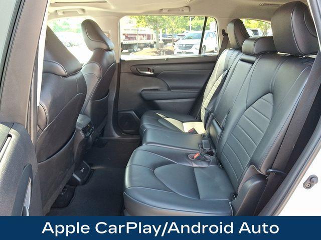 used 2022 Toyota Highlander car, priced at $29,000