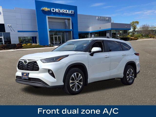 used 2023 Toyota Highlander car, priced at $35,973