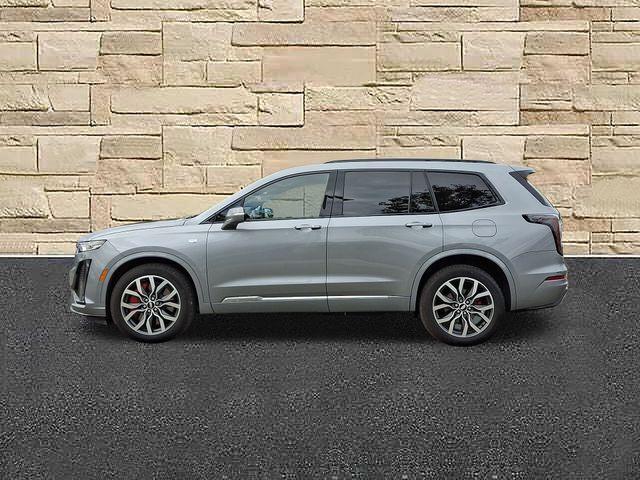 used 2023 Cadillac XT6 car, priced at $39,231