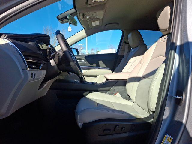 used 2023 Cadillac XT4 car, priced at $28,284