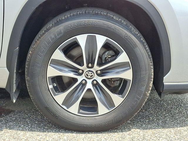 used 2024 Toyota Highlander car, priced at $42,918