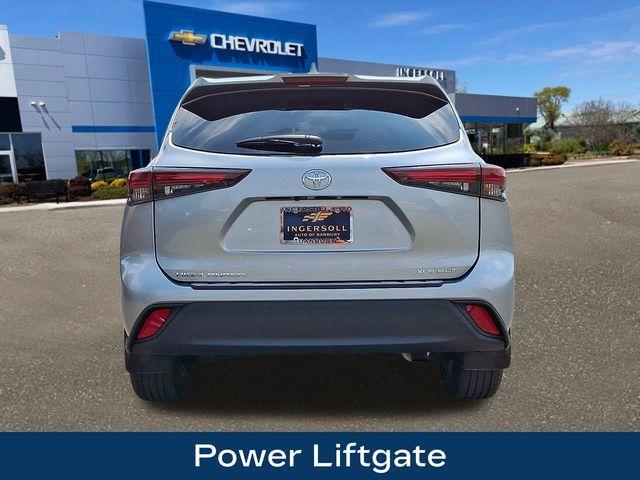 used 2024 Toyota Highlander car, priced at $42,918