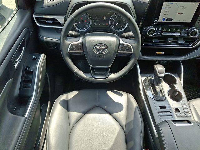 used 2024 Toyota Highlander car, priced at $42,918