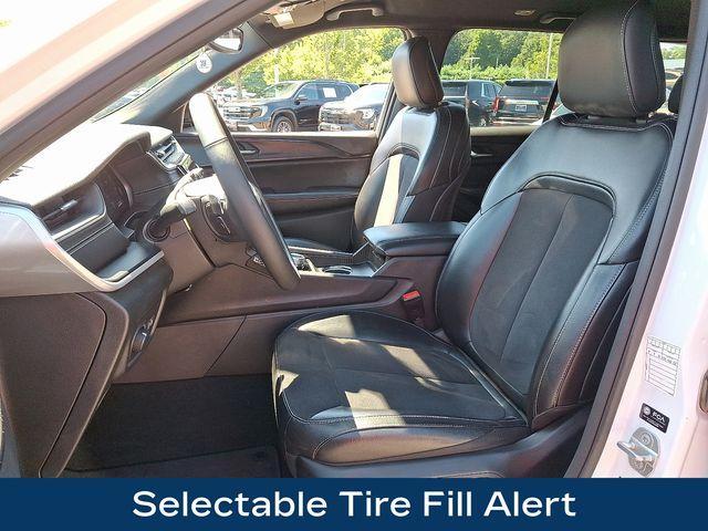 used 2024 Jeep Grand Cherokee car, priced at $28,906