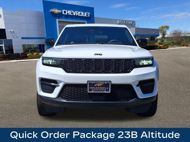 used 2024 Jeep Grand Cherokee car, priced at $28,906