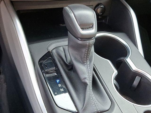 used 2022 Toyota Highlander car, priced at $35,828