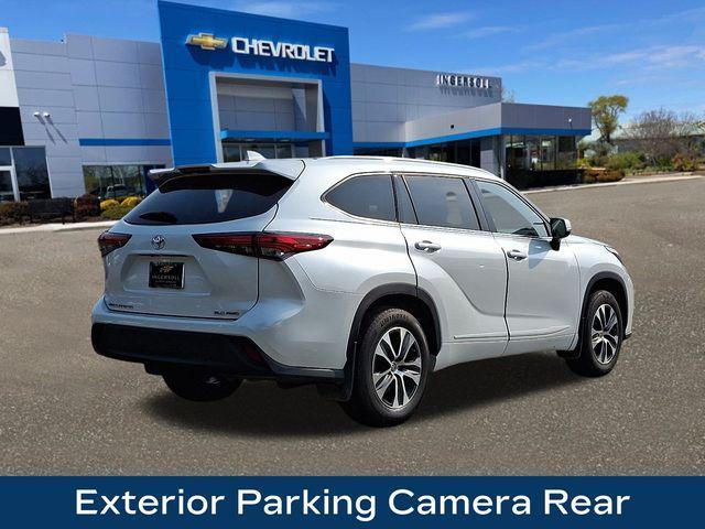 used 2022 Toyota Highlander car, priced at $35,828