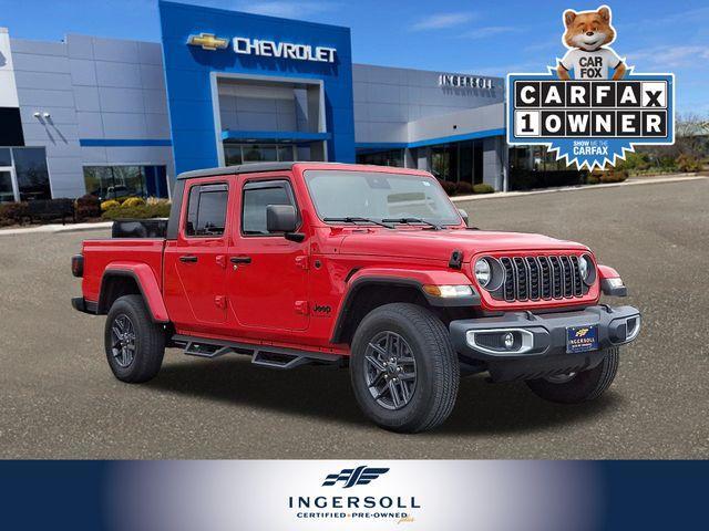 used 2024 Jeep Gladiator car, priced at $35,162