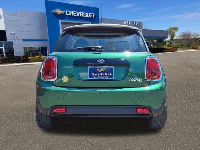 used 2024 MINI SE Hardtop car, priced at $23,957