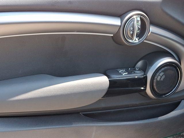 used 2024 MINI SE Hardtop car, priced at $23,957